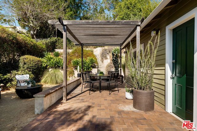 1015 Milwaukee Avenue, Los Angeles, CA 90042