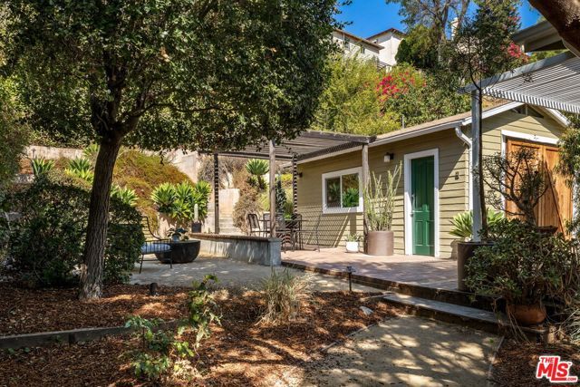 1015 Milwaukee Avenue, Los Angeles, CA 90042