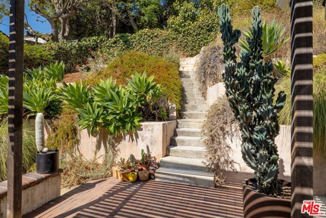 1015 Milwaukee Avenue, Los Angeles, CA 90042