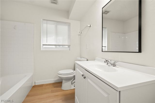 5738 SW 1st CT, Cape Coral, FL 33914