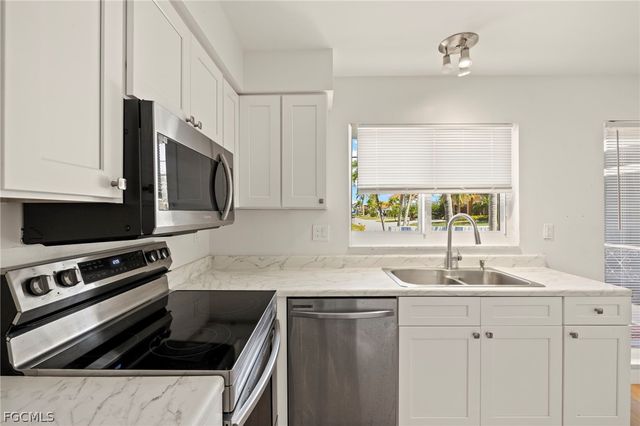 5738 SW 1st CT, Cape Coral, FL 33914