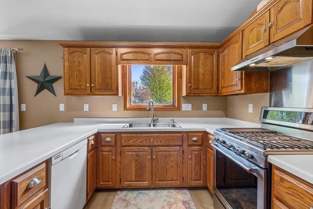 2124 KENSINGTON LANE, Green Bay, WI 54311