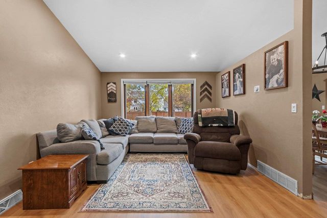 2124 KENSINGTON LANE, Green Bay, WI 54311