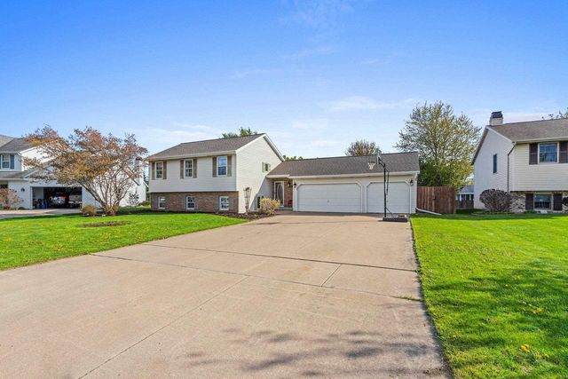 2124 KENSINGTON LANE, Green Bay, WI 54311