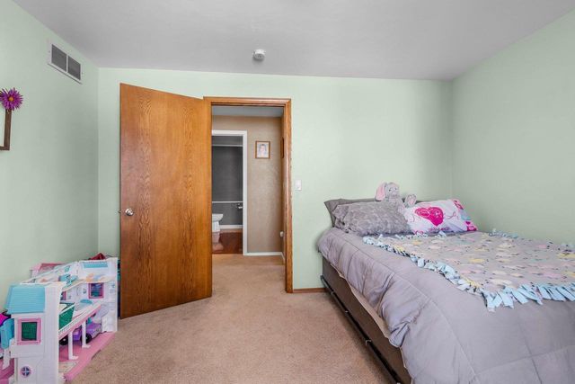 2124 KENSINGTON LANE, Green Bay, WI 54311