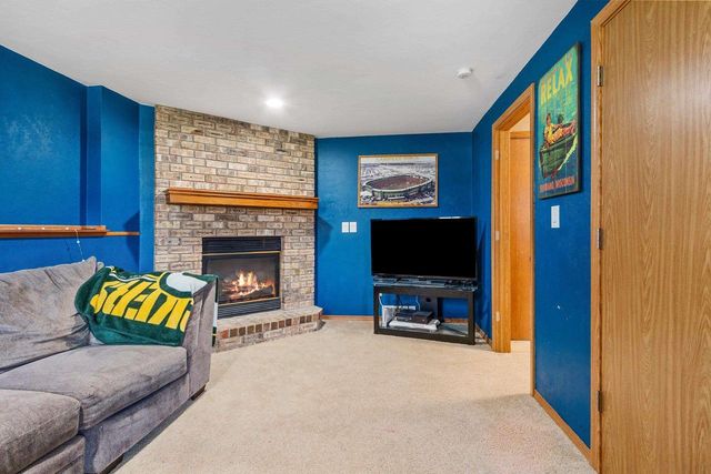 2124 KENSINGTON LANE, Green Bay, WI 54311