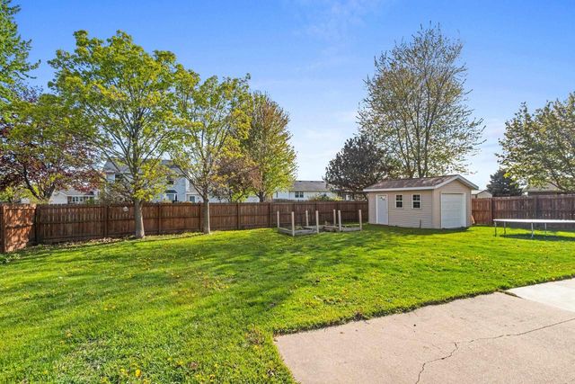 2124 KENSINGTON LANE, Green Bay, WI 54311