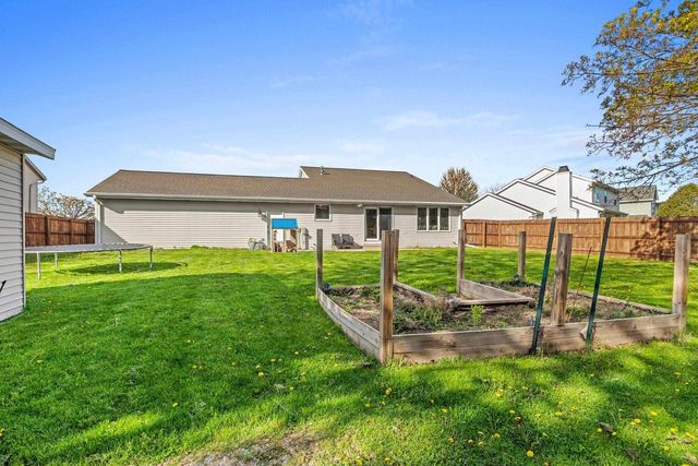 2124 KENSINGTON LANE, Green Bay, WI 54311