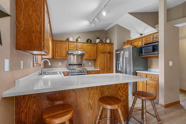 2124 KENSINGTON LANE, Green Bay, WI 54311