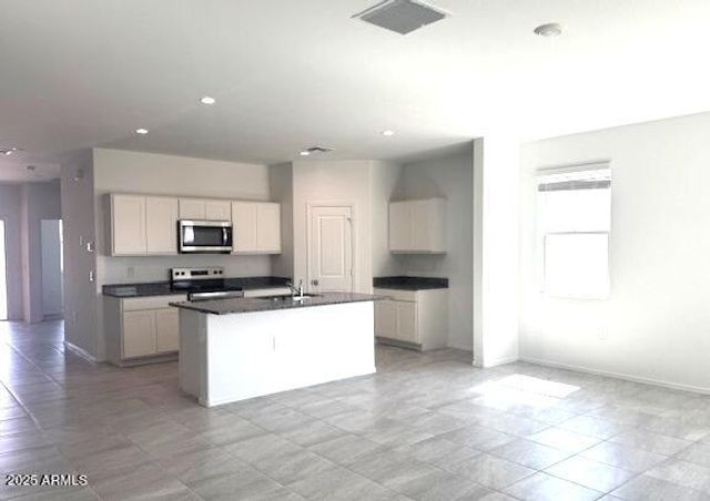 544 N 14TH Drive, Coolidge, AZ 85128