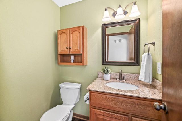 4395 Delphine DRIVE, New Berlin, WI 53151