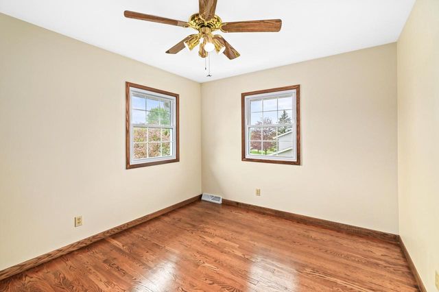 4395 Delphine DRIVE, New Berlin, WI 53151