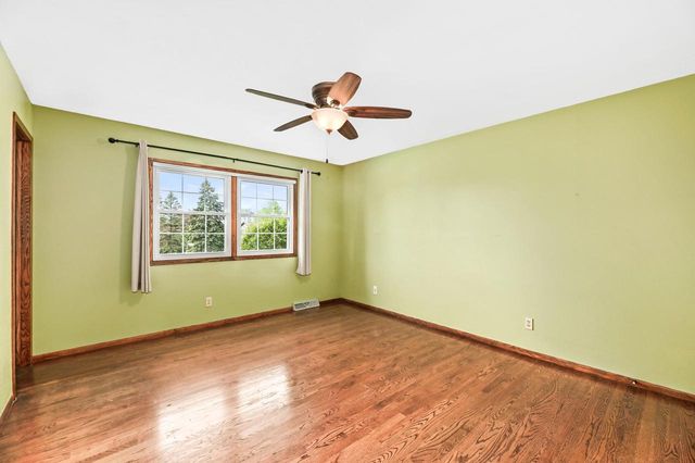 4395 Delphine DRIVE, New Berlin, WI 53151