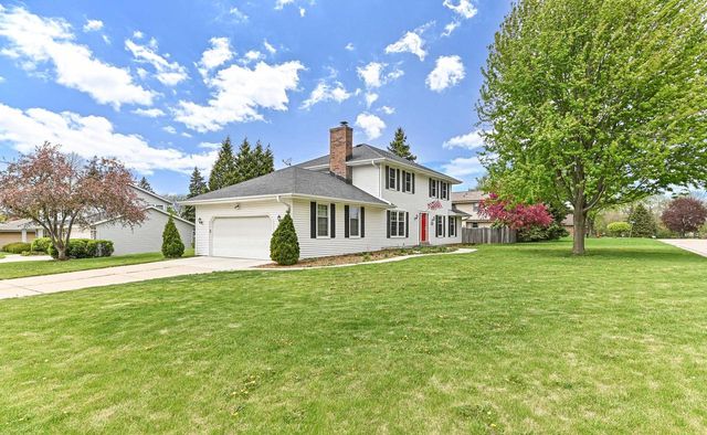 4395 Delphine DRIVE, New Berlin, WI 53151