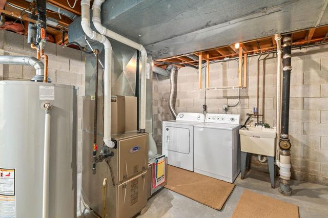 4395 Delphine DRIVE, New Berlin, WI 53151
