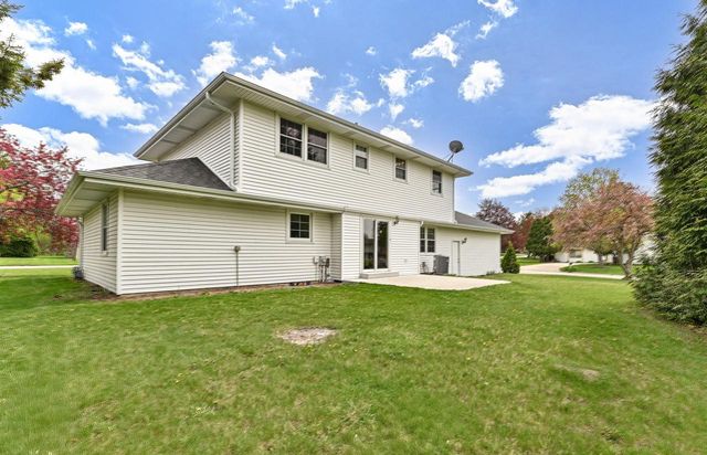 4395 Delphine DRIVE, New Berlin, WI 53151