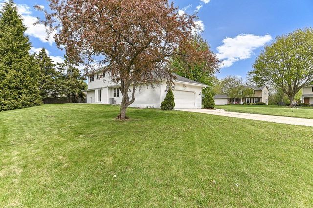 4395 Delphine DRIVE, New Berlin, WI 53151