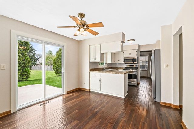 4395 Delphine DRIVE, New Berlin, WI 53151