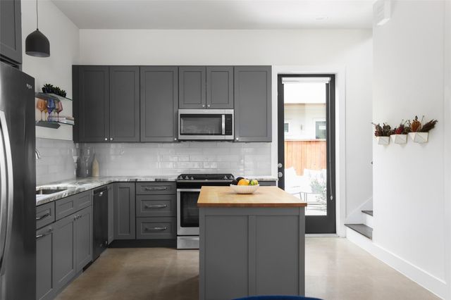 1120 Omega Ave 1, Austin, TX 78721