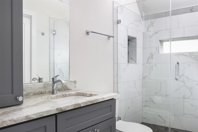 1120 Omega Ave 1, Austin, TX 78721