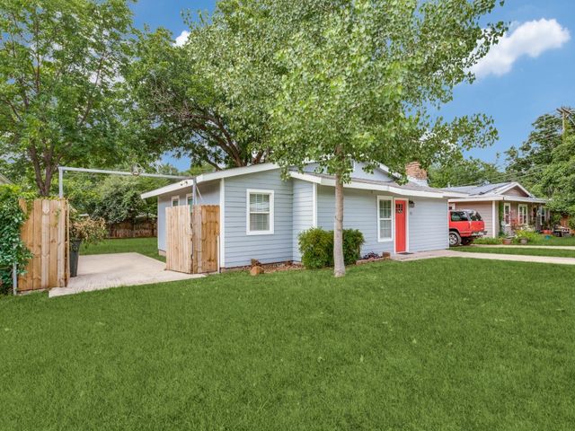512 Bluebonnet Drive, Hurst, TX 76053