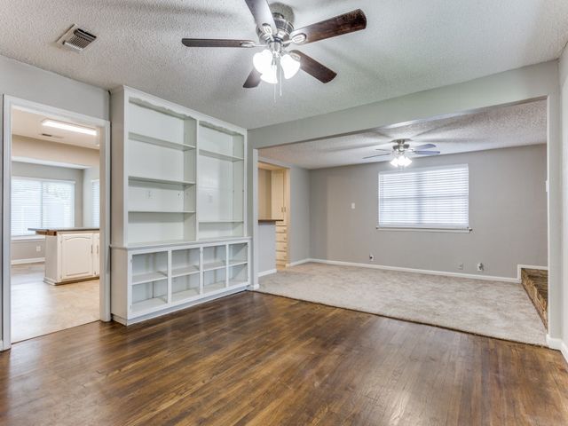 512 Bluebonnet Drive, Hurst, TX 76053