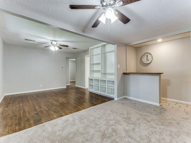 512 Bluebonnet Drive, Hurst, TX 76053