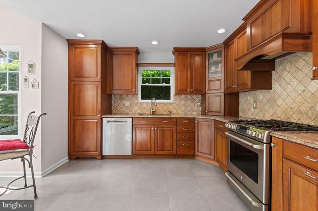123 SHOAL CREEK DR, Blue Bell, PA 19422