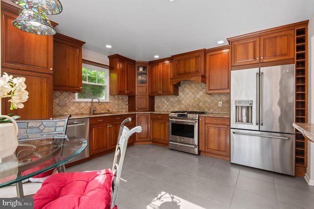 123 SHOAL CREEK DR, Blue Bell, PA 19422