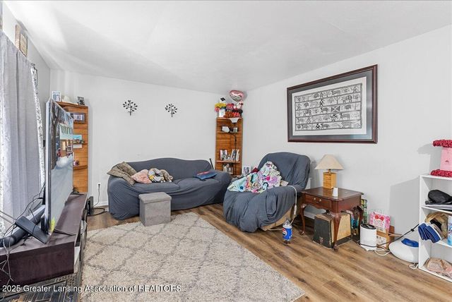 4114 Burchfield Drive, Lansing, MI 48910