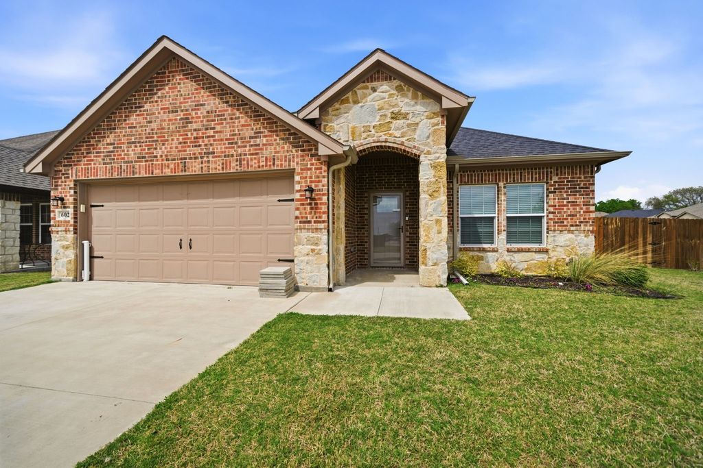 602 Moseley Lane, Greenville, TX 75402