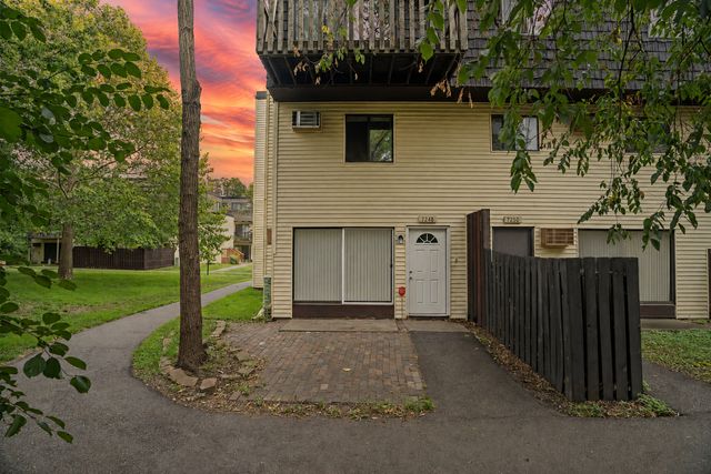 7248 72nd Lane N, Brooklyn Park, MN 55428