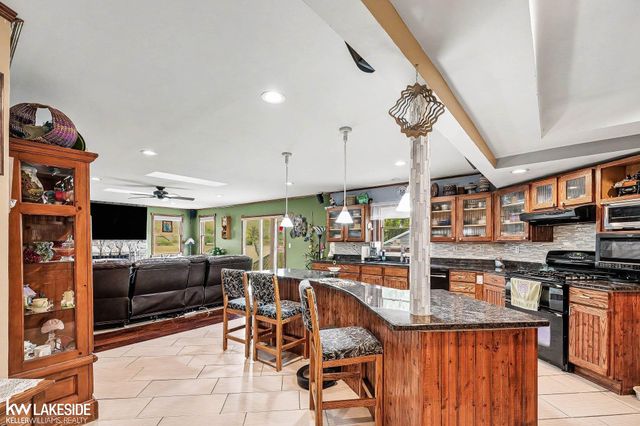 46502 Woodall Road, Shelby Twp, MI 48317