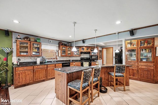 46502 Woodall Road, Shelby Twp, MI 48317