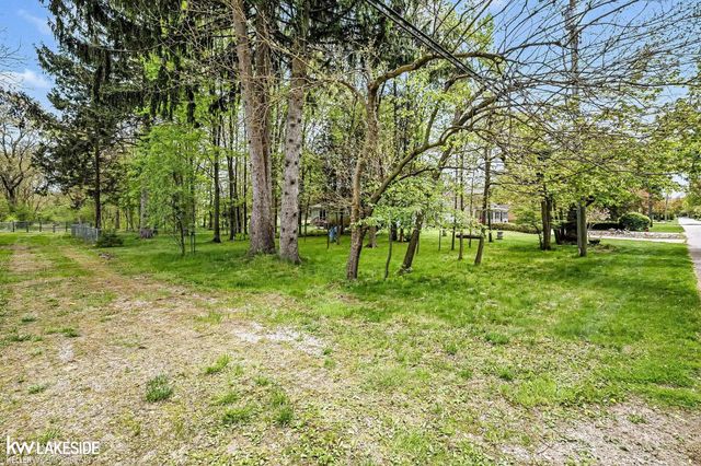 46502 Woodall Road, Shelby Twp, MI 48317