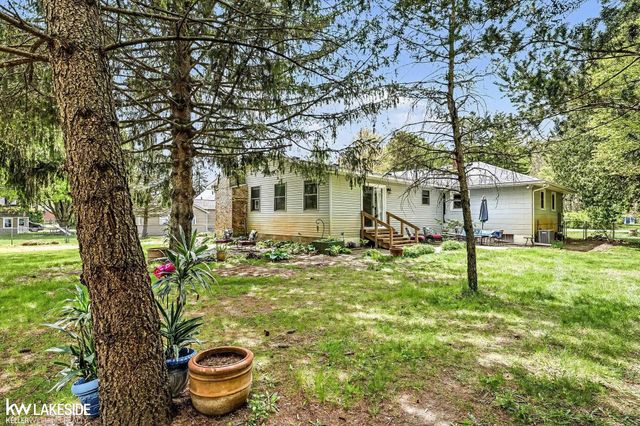 46502 Woodall Road, Shelby Twp, MI 48317