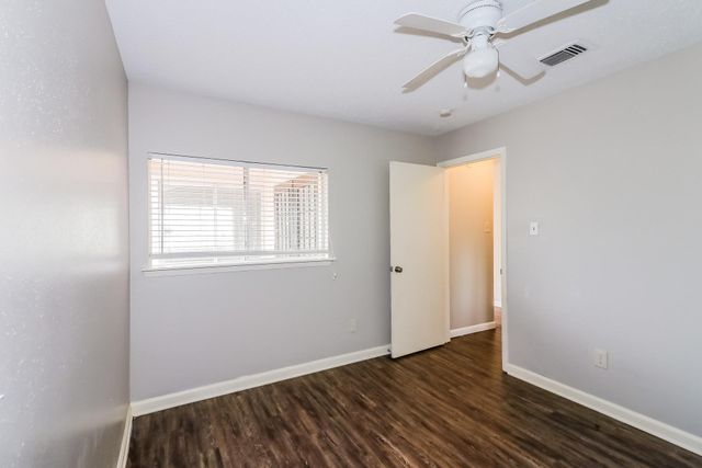 10810 Lakewood Oaks Drive, Sugar Land, TX 77498