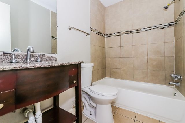 10810 Lakewood Oaks Drive, Sugar Land, TX 77498