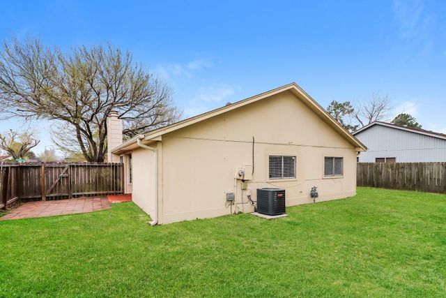 10810 Lakewood Oaks Drive, Sugar Land, TX 77498