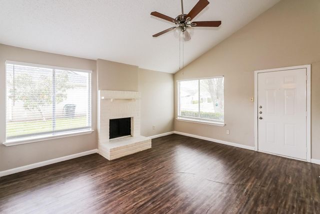 10810 Lakewood Oaks Drive, Sugar Land, TX 77498