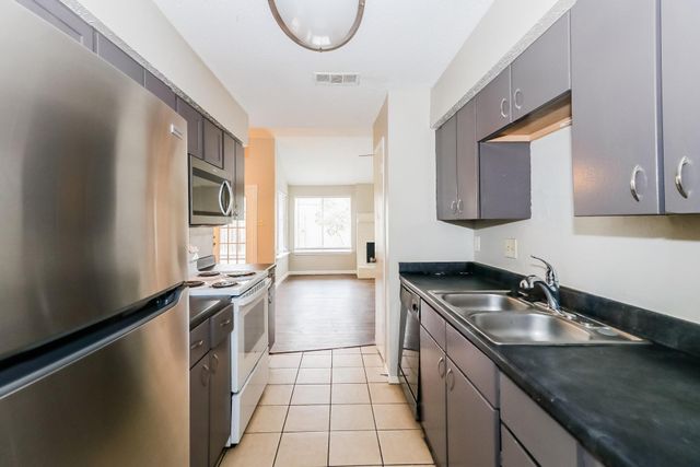 10810 Lakewood Oaks Drive, Sugar Land, TX 77498