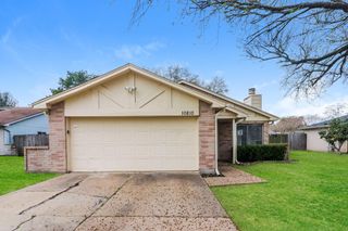 10810 Lakewood Oaks Drive, Sugar Land, TX 77498