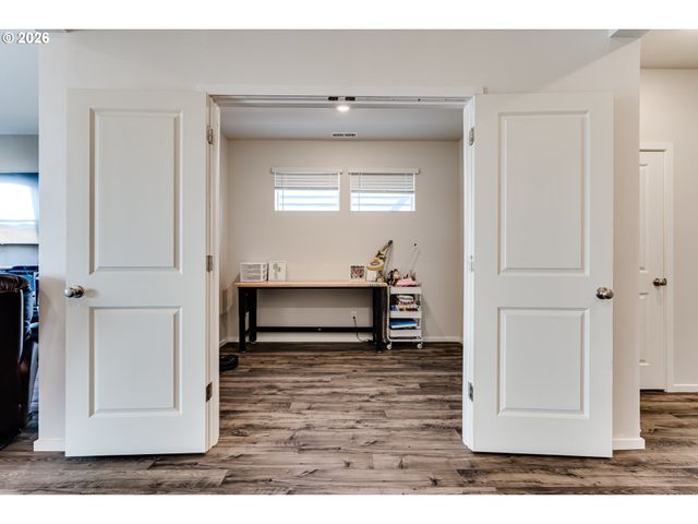 2932 V St, Springfield, OR 97477