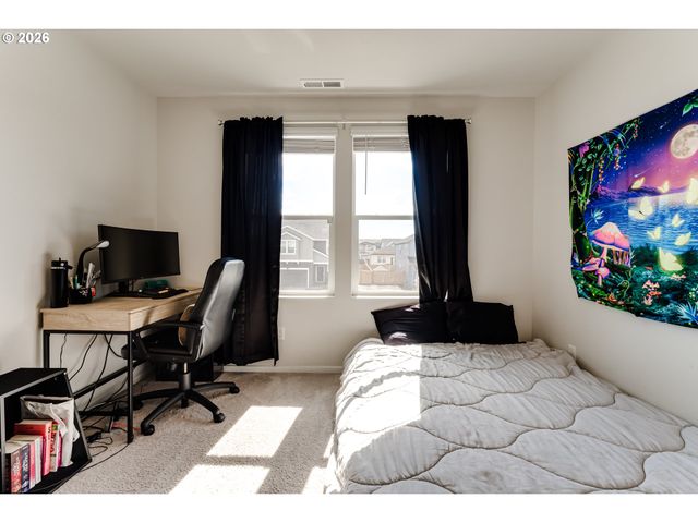 2932 V St, Springfield, OR 97477