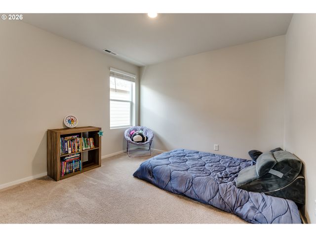 2932 V St, Springfield, OR 97477