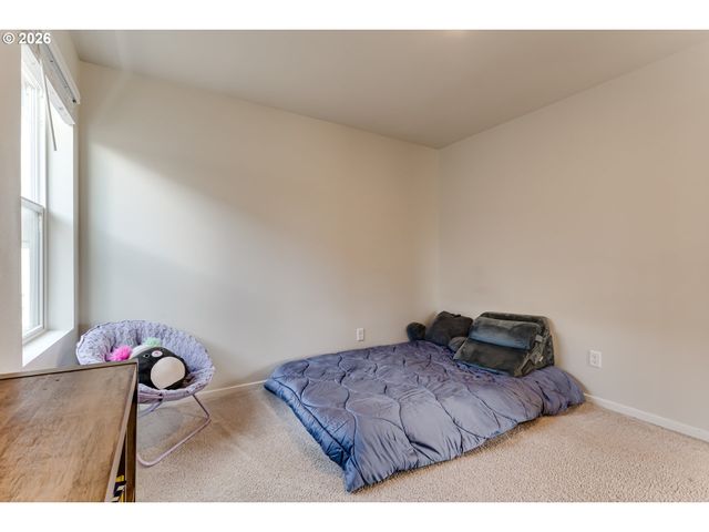 2932 V St, Springfield, OR 97477