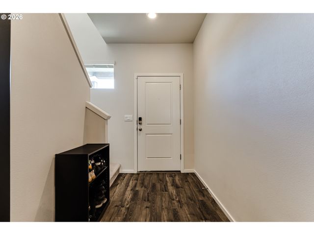 2932 V St, Springfield, OR 97477