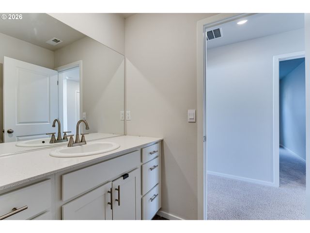 2932 V St, Springfield, OR 97477