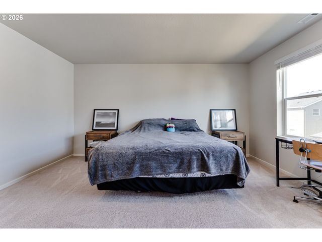 2932 V St, Springfield, OR 97477