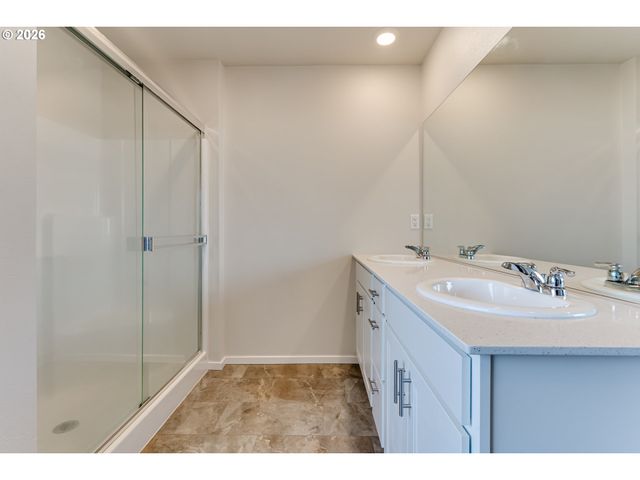 2932 V St, Springfield, OR 97477